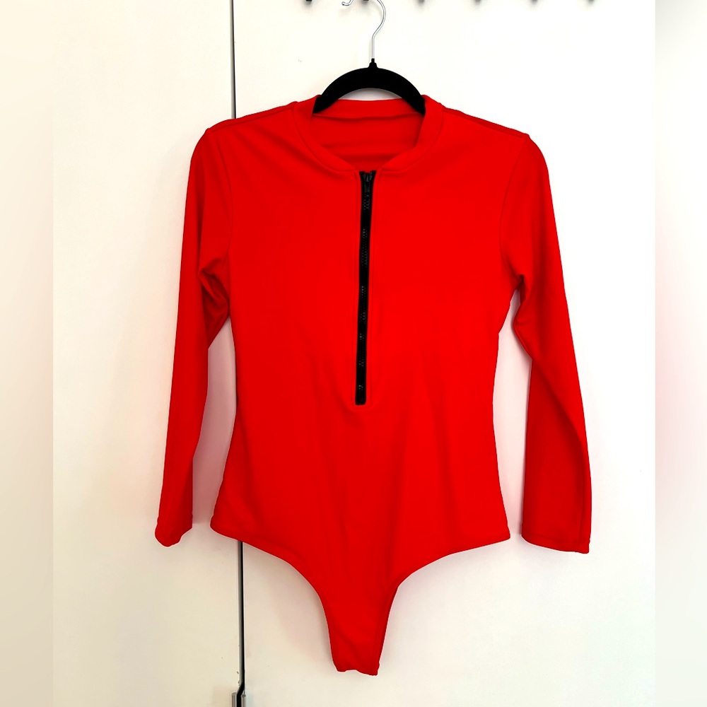 Long sleeves red swim suit size L - never worn! Scuba vibe, mesh back,zip front
